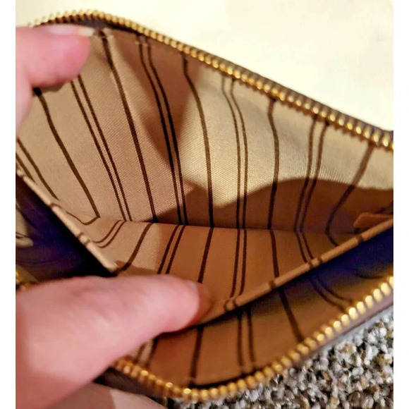 Louis Vuitton Pouch Brown Monogram with Dust Bag - Picture 10 of 12